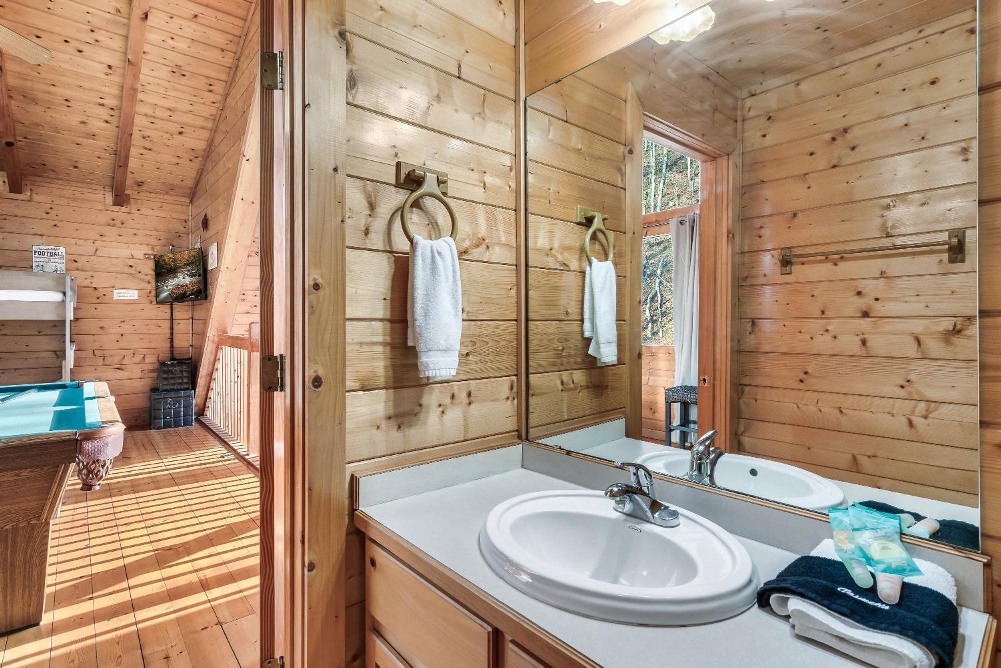 Private! Hot Tub, Views, & Games Villa Сивиървил Екстериор снимка
